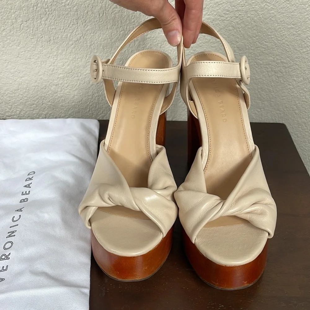 Veronica Beard substantial wooden